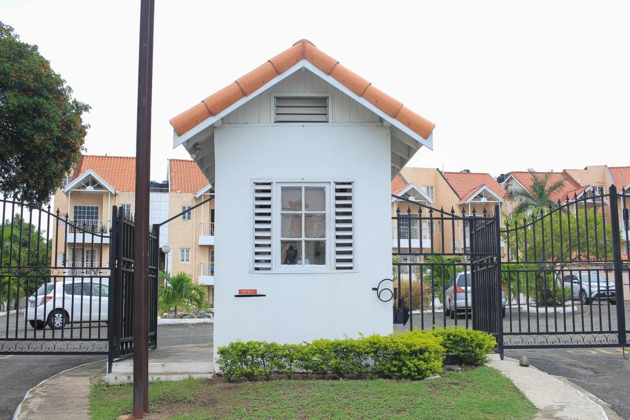 Marley Manor Apartment Kingston Exterior photo